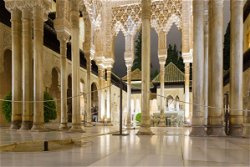 Tour nocturno por la Alhambra y los Palacios Nazaríes