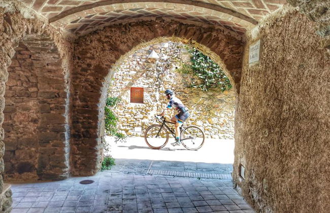 Découvrez les villages médiévaux à vélo au départ de Palafrugell - Photo 1