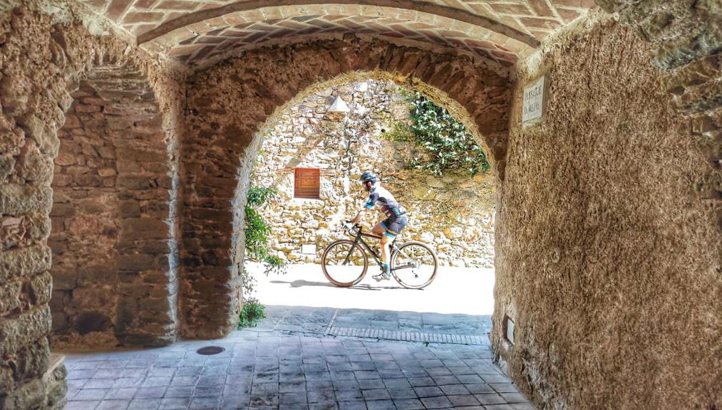 Mittelalterliche Dörfer mit dem Fahrrad von Palafrugell aus entdecken - Foto 1