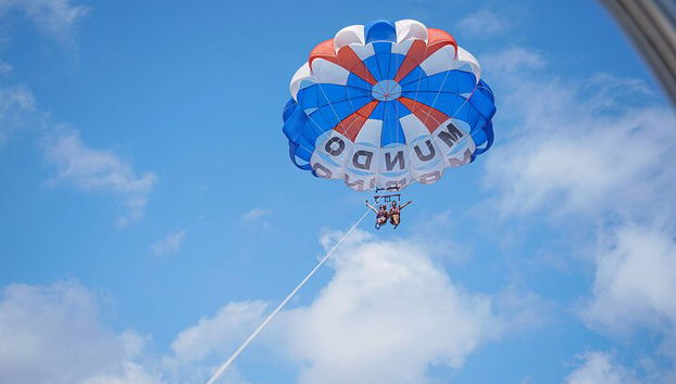 Parasailing desde el puerto de Denia - Foto 3