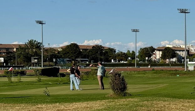 Lebensgroßer 9-Loch-Minigolfplatz in Toulouse - Foto 4