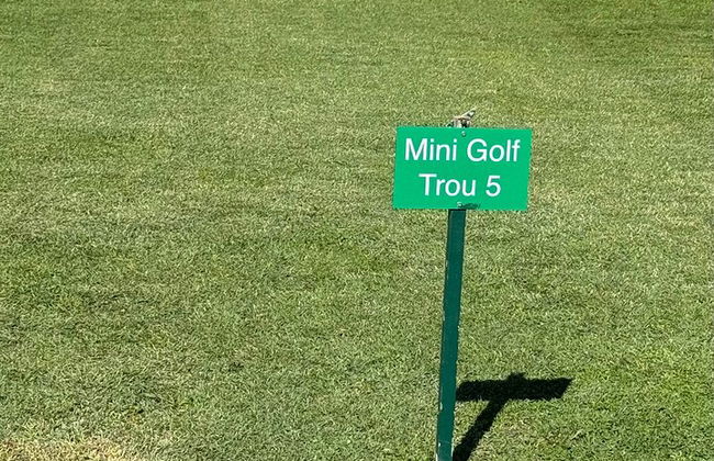 Lebensgroßer 9-Loch-Minigolfplatz in Toulouse - Foto 8