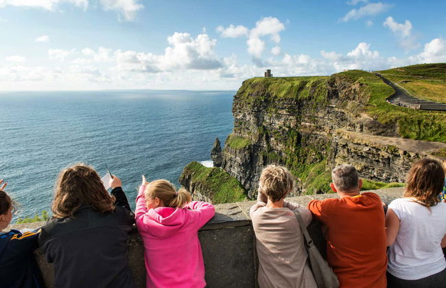 Excursión a los acantilados de Moher y la cueva de Aillwee - Foto 1