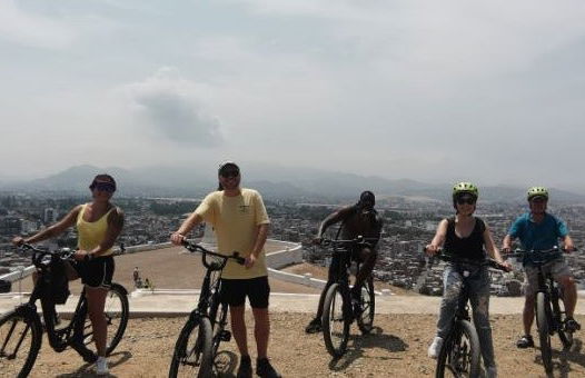 Tour en bicicleta por el barrio bohemio y el Morro de Chorrillos - Foto 8