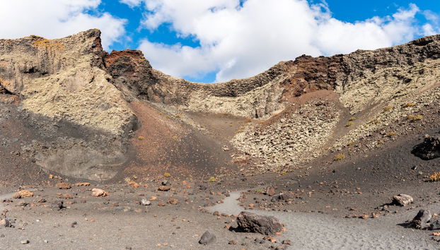 Tour en buggy y senderismo por el Parque Natural de Los Volcanes - Foto 3