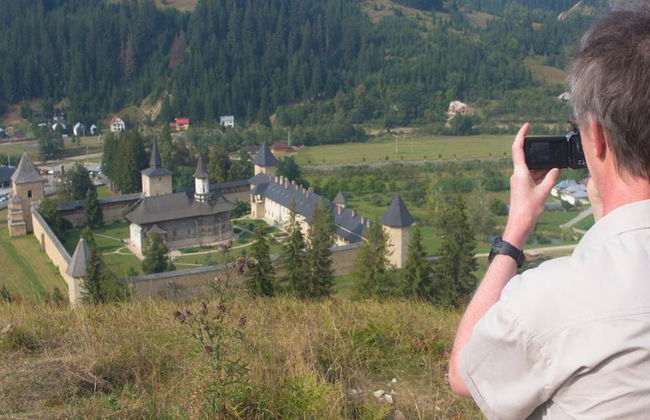 Explora los Monasterios Pintados de la UNESCO desde Iași - Viaje en grupo pequeño - Foto 3