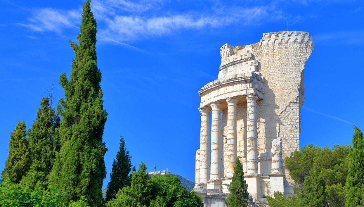 Entrada al Trofeo de Augusto - Foto 1