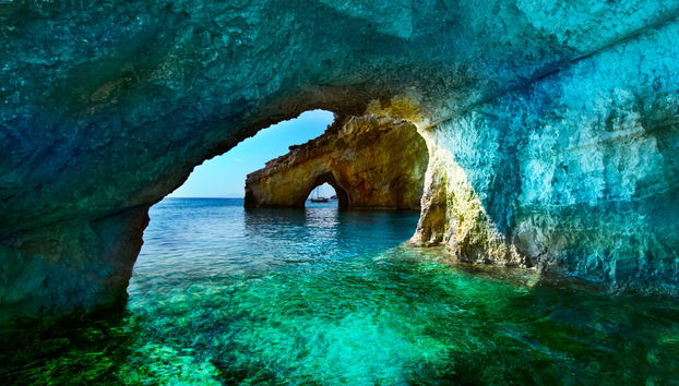 Passeio de barco pelas Grutas Azuis e praia de Navagio - Foto 4