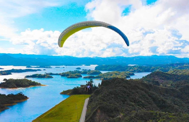 Vuelo en parapente por Guatapé - Foto 4