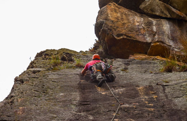 Arrampicata, discesa in corda doppia e ciclismo a Rocas de Suesca - Foto 1