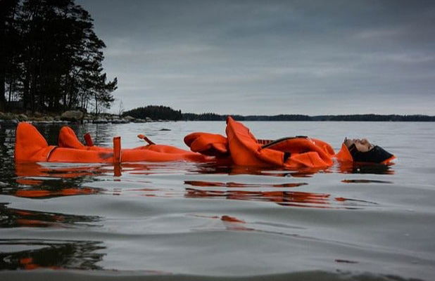 Flotación en un lago congelado - Foto 4