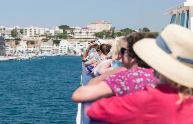 Balade en bateau dans le port de Mahon - Photo 4