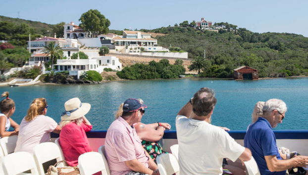 Port of Mahón Boat Trip - Foto 3