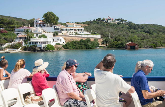 Balade en bateau dans le port de Mahon - Photo 3