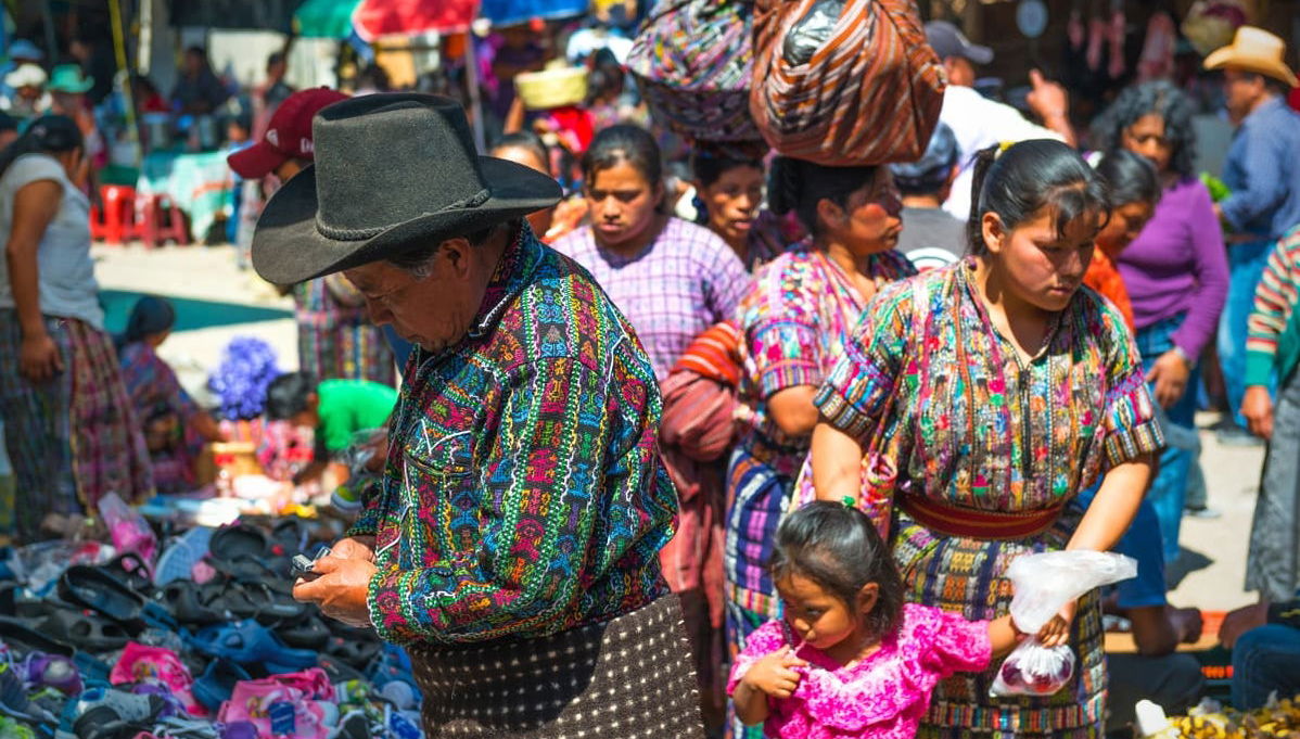 Excursion au marché de Chichicastenango et au lac Atitlán - Photo 1