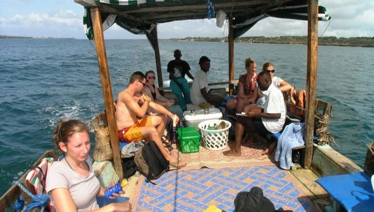 Kisite National Park Dolphin Watching - Photo 1