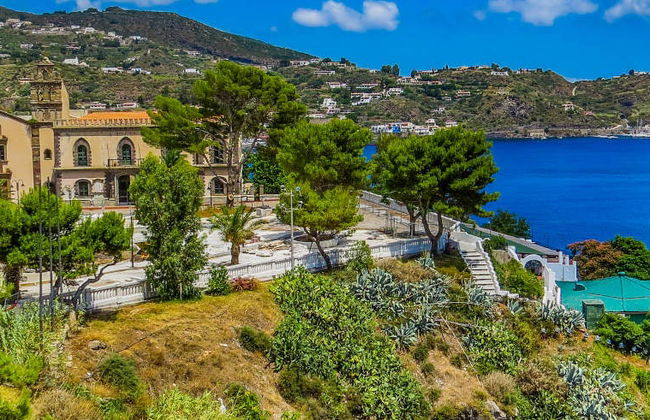 Lipari & Vulcano Excursion - Photo 4