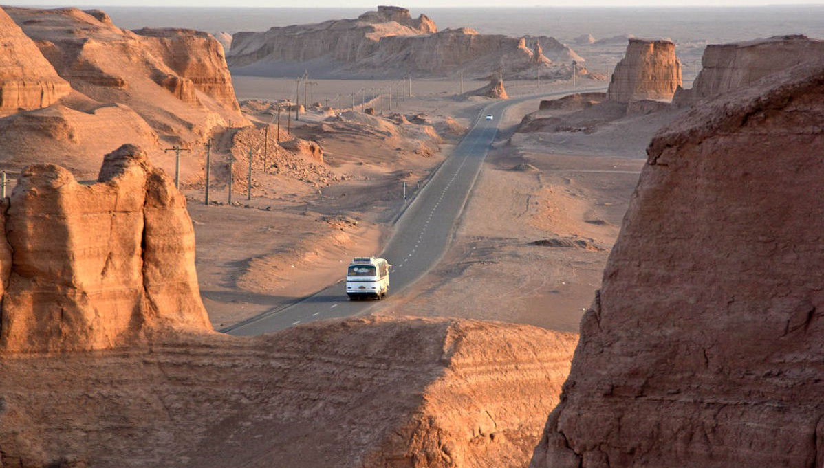 Desert safari privado por los kaluts de Shahdad - Foto 1
