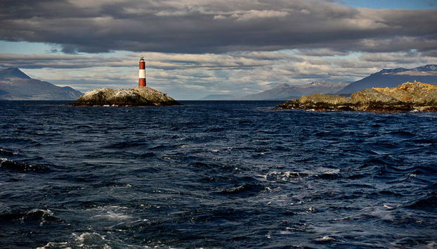 Paseo en yate por el Canal Beagle + Trekking por isla Bridges - Foto 2