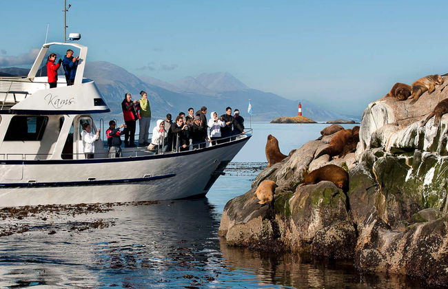 Paseo en yate por el Canal Beagle + Trekking por isla Bridges - Foto 2