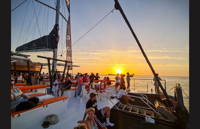 Paseo en barco al atardecer - Foto 8