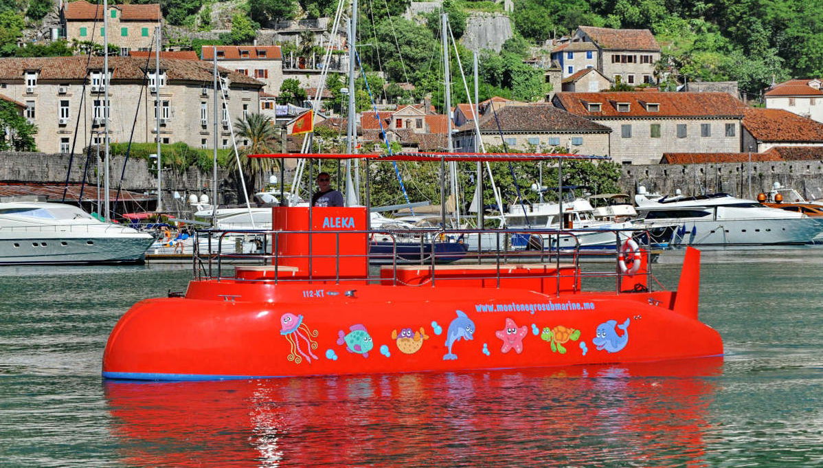 Balade en bateau à vision sous-marine dans la baie de Kotor - Photo 1