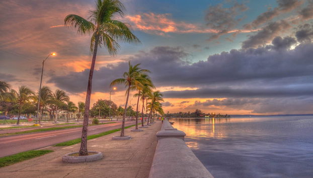 Cienfuegos Evening Tour with Dinner - Photo 2