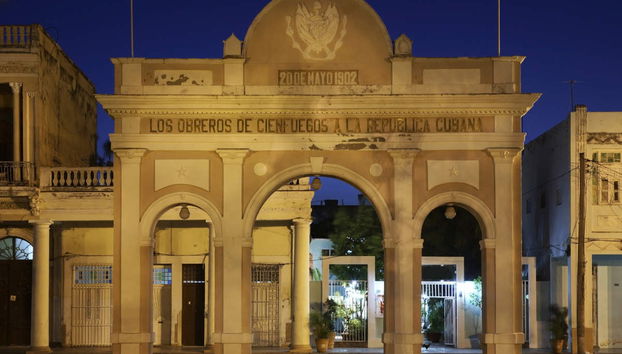 Cienfuegos Evening Tour with Dinner - Photo 3