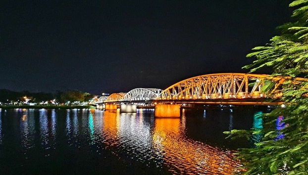 Hue Food Tour by Cyclo - Photo 4