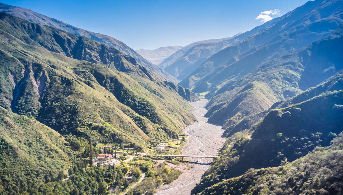 Termas de Reyes & Yala Lagoons Tour - Photo 1