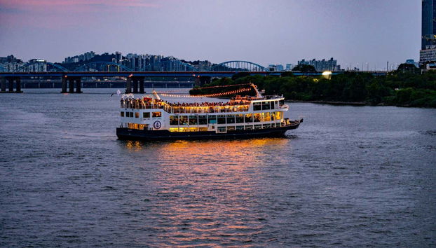 Han River Cruise - Photo 4