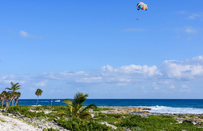 Parasailing in Roatán - Foto 1