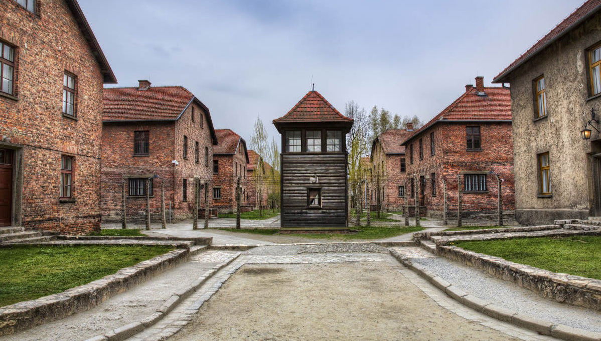 Auschwitz Day Trip - Photo 1