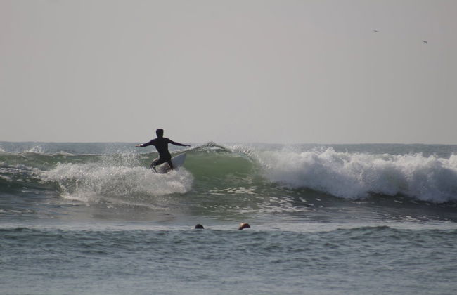 Curso de surf en Playa Makaha - Foto 3