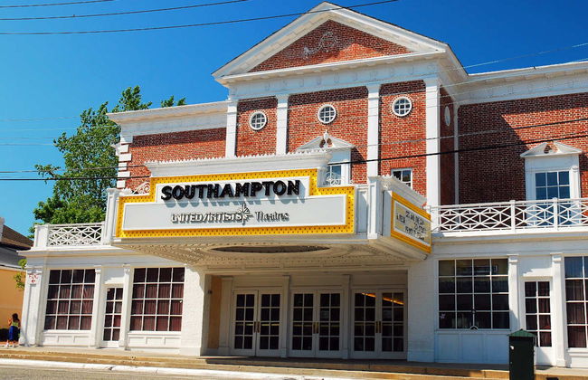 The Hamptons Day Trip - Photo 2