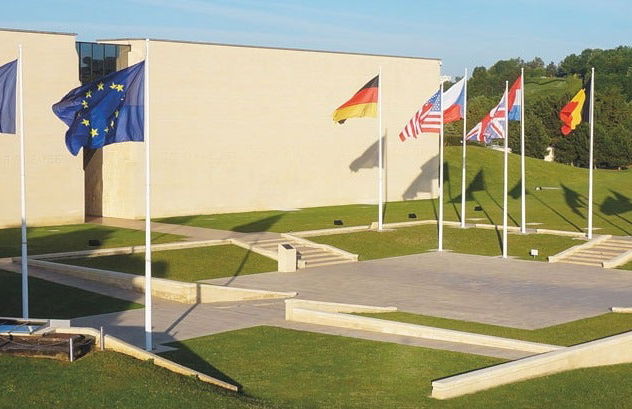 Entrada al Mémorial de Caen - Foto 8