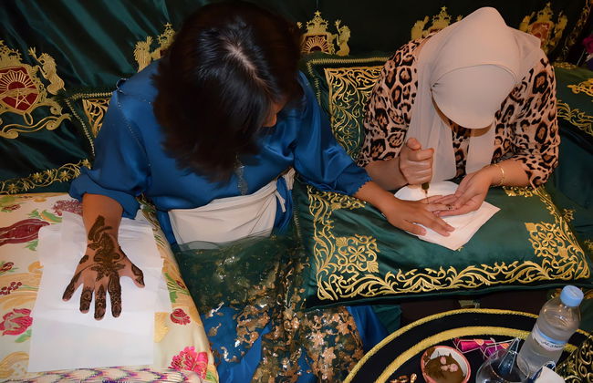 Moroccan Henna Experience + Lunch or Dinner - Foto 3