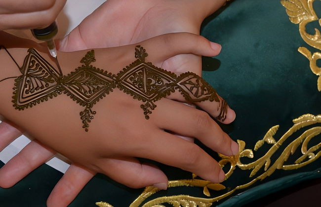 Moroccan Henna Experience + Lunch or Dinner - Foto 9