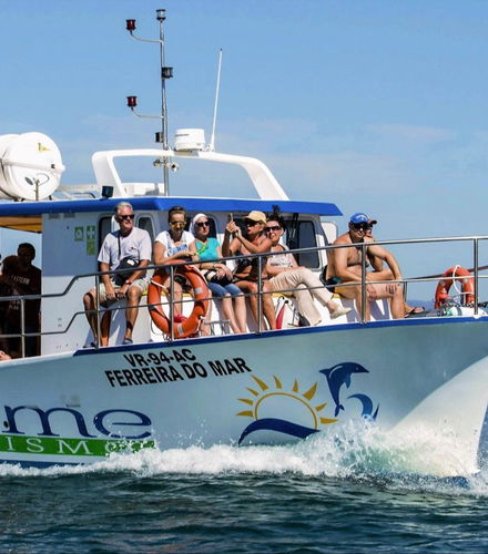 Foto de Paseo en barco por Lagos + Trampolín acuático