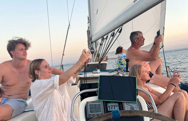 Giro in barca a vela lungo la costa di Bari con aperitivo - Foto 5