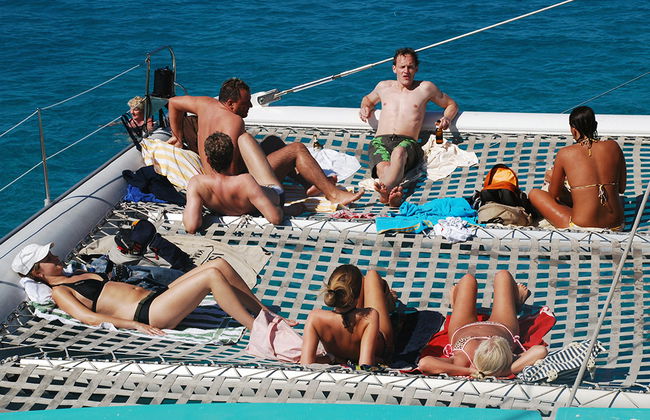 Catamarán Magic a playa Es Trenc y Es Cargol desde Colonia de Sant Jordi - Con BBQ - Foto 4