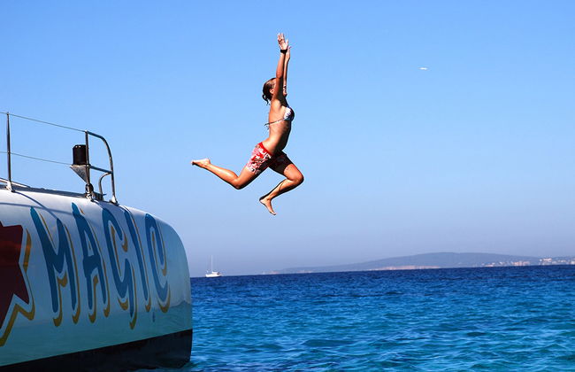 Catamarán Magic a playa Es Trenc y Es Cargol desde Colonia de Sant Jordi - Con BBQ - Foto 6