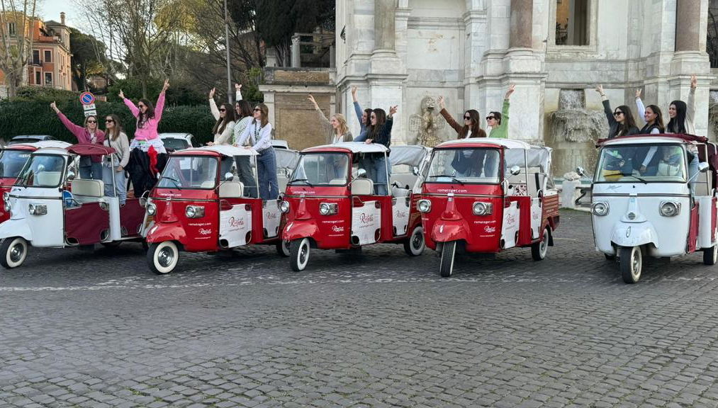 Roma se eleva: Un viaje a través de las siete colinas - Tour de medio día - Foto 1
