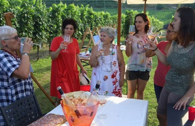 Painting & Wine Tasting in a Vineyard - Photo 5
