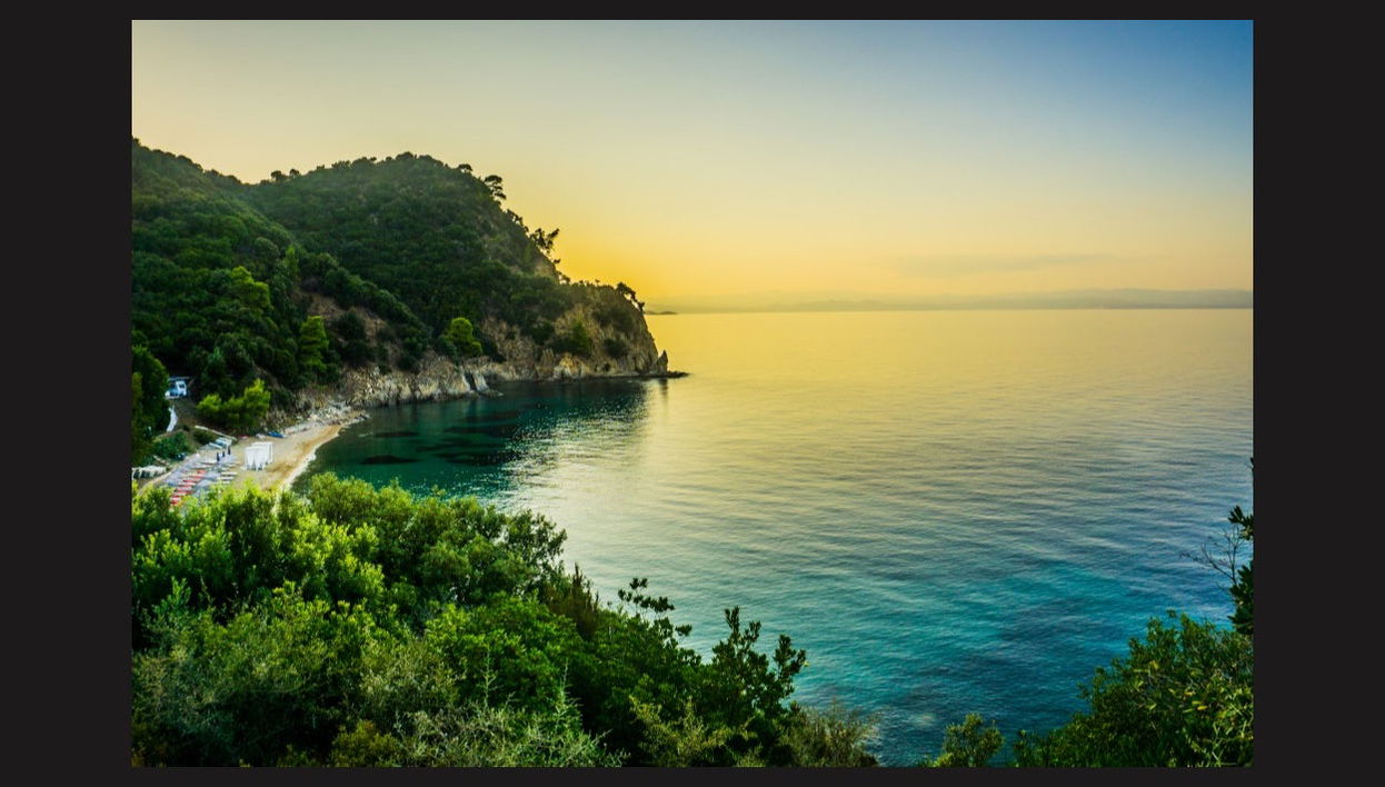 Balade en bateau pirate sur le lagon bleu de Chalcidique - Photo 1