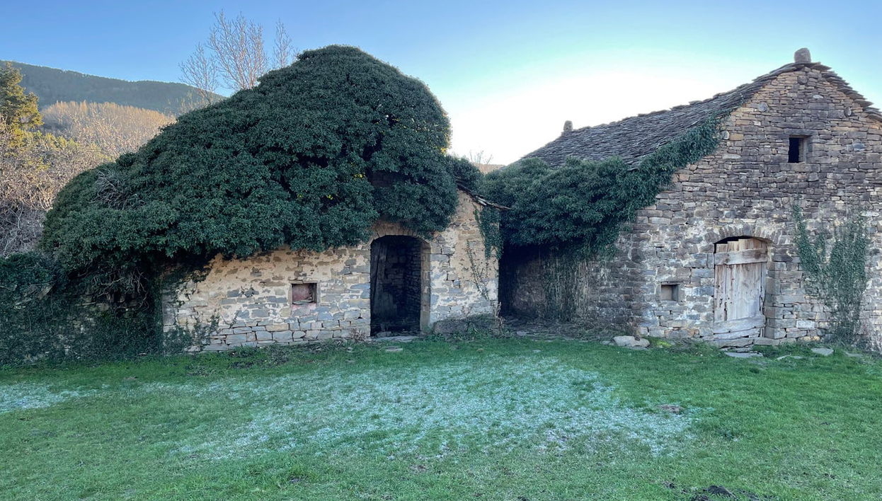 Senderismo por los pueblos abandonados del valle de Tena - Foto 1