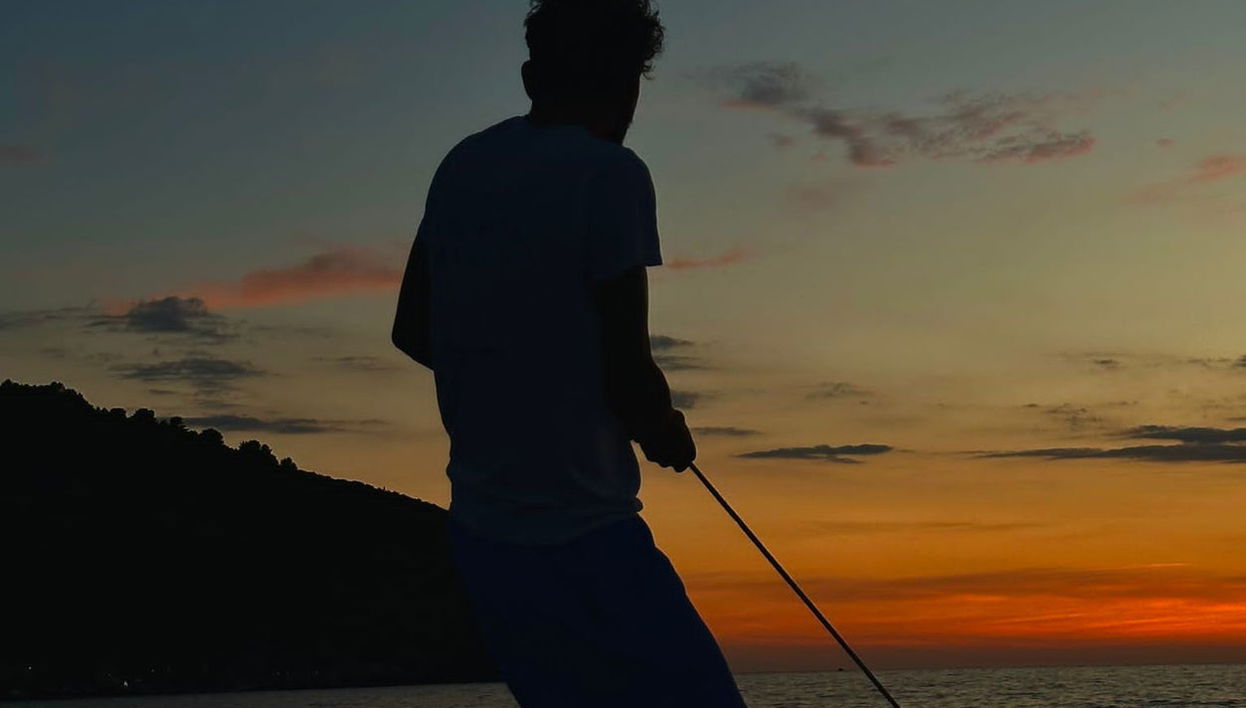 Paseo en barco al atardecer con aperitivo - Foto 1