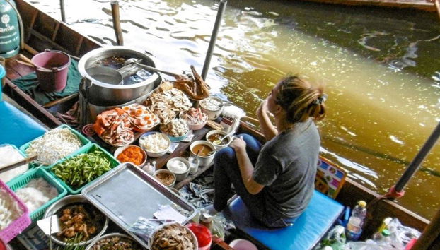 Mercato Galleggiante di Damnoen Saduak e Ferrovia di Maeklong - Tour - Foto 3