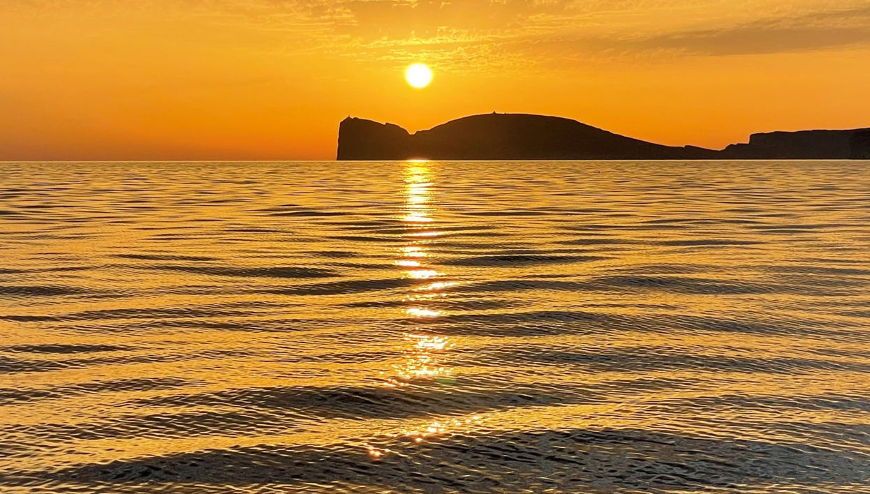 Balade en bateau au coucher du soleil avec apéritif