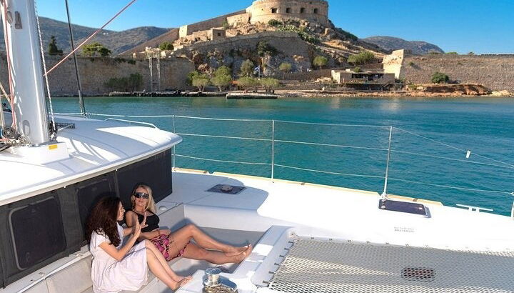 Balade en bateau dans la baie de Mirabello - Photo 1